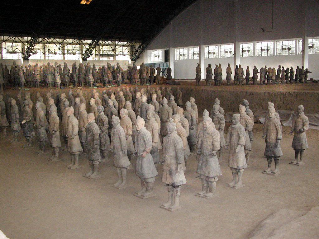 [49] - Terrakotta Armee, Museum, Soldaten gruppiert