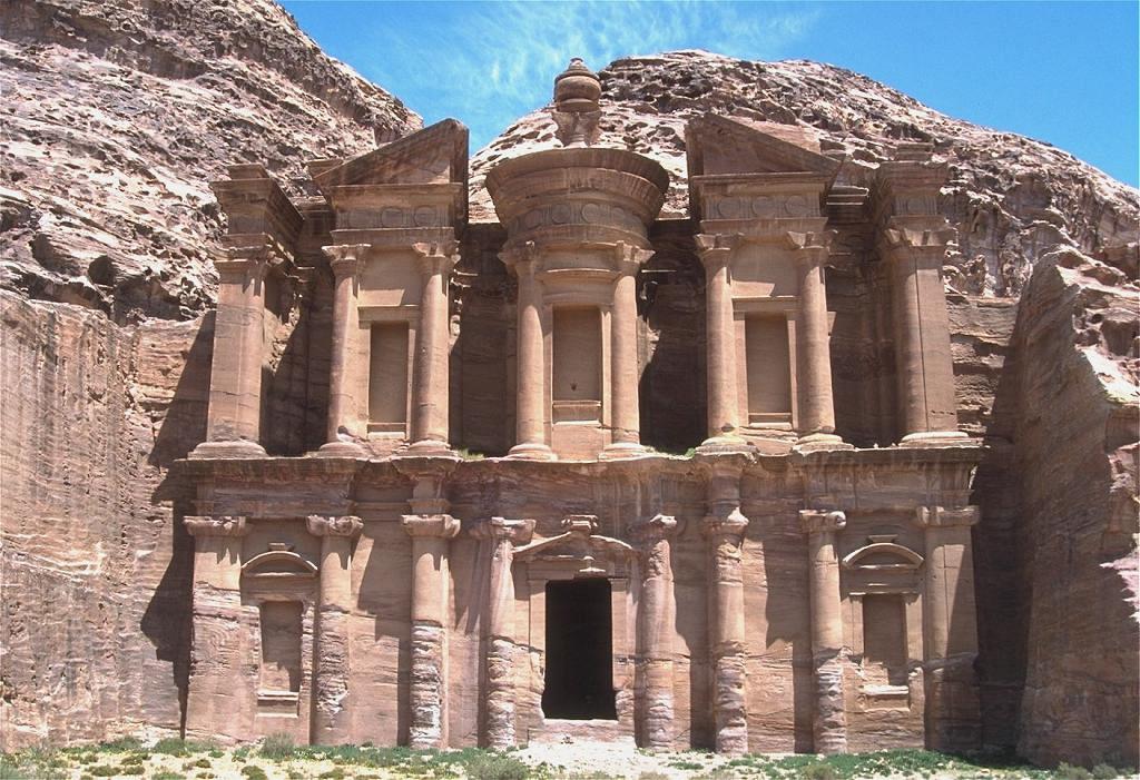 [95] - Ruinen von Petra, Fassade des Al Deir Klosters