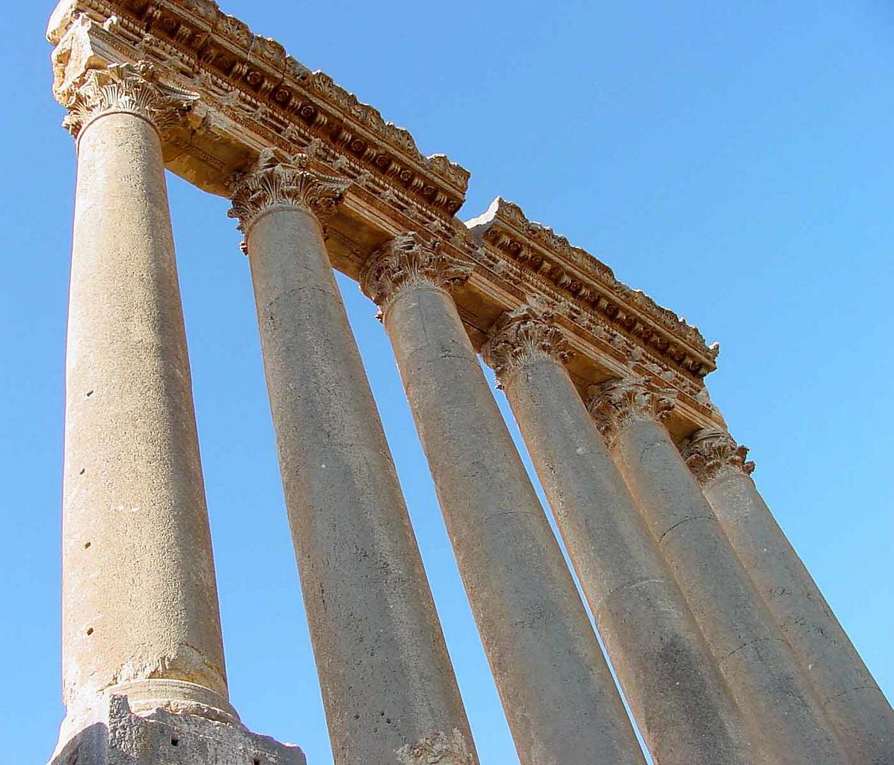 [116] - Ruinen von Baalbek, Detail, Säulen